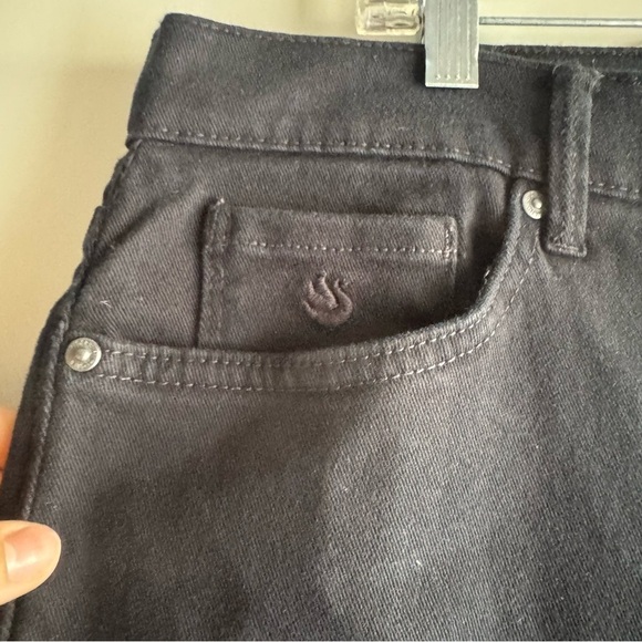 Gloria Vanderbilt Amanda Classic Rise Tapered Jeans in Black size 18 - Picture 7 of 12